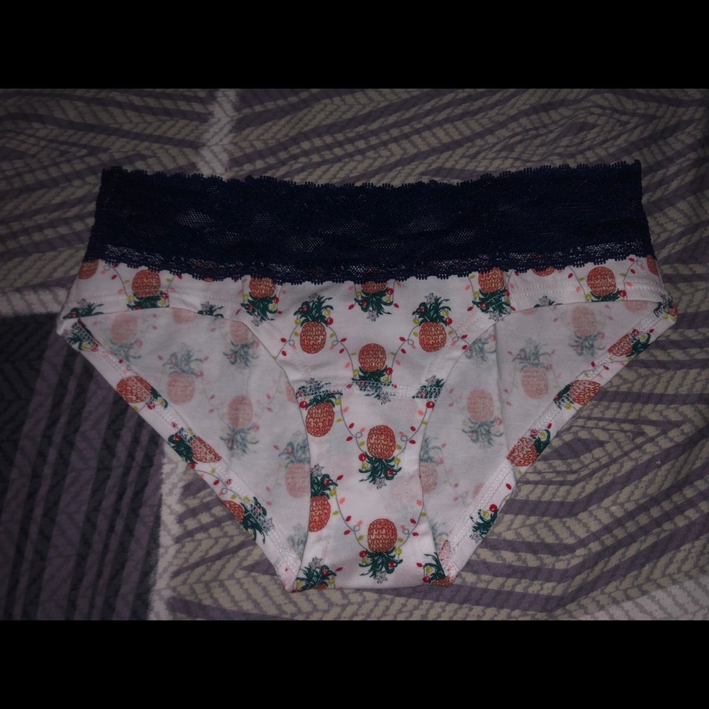 Victoria Secret Low Rise Hiphugger Panty